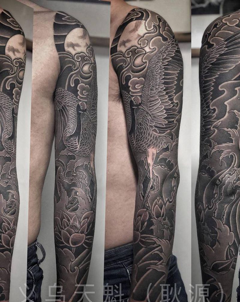 黑灰花臂鹤纹身图片_手臂手部老传统新传统纹身图案