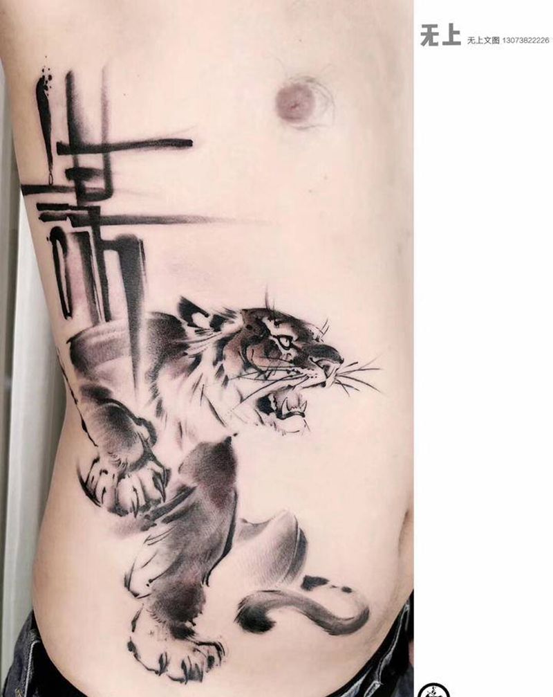 王者为谋纹身图片_腹部纹身图案