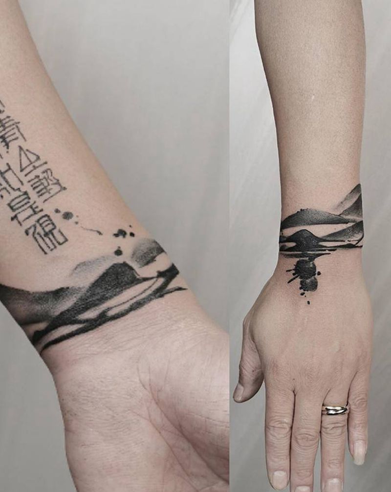 水墨山水手环纹身图片_手臂水墨纹身图案