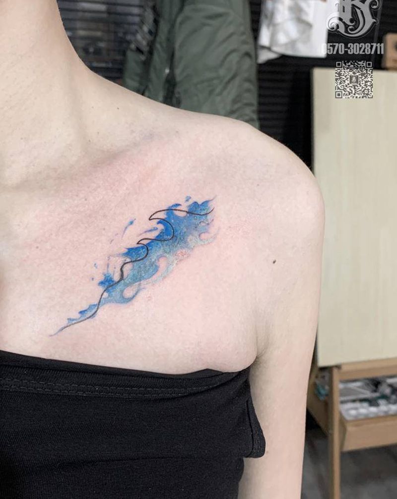 遮盖字母纹身图片_胸部水彩纹身图案