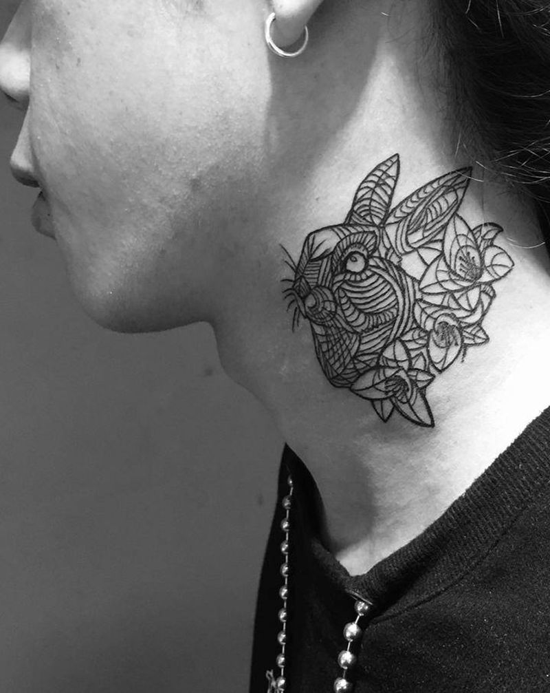 属相添加脖颈纹身图片_颈部New School兔子纹身图案