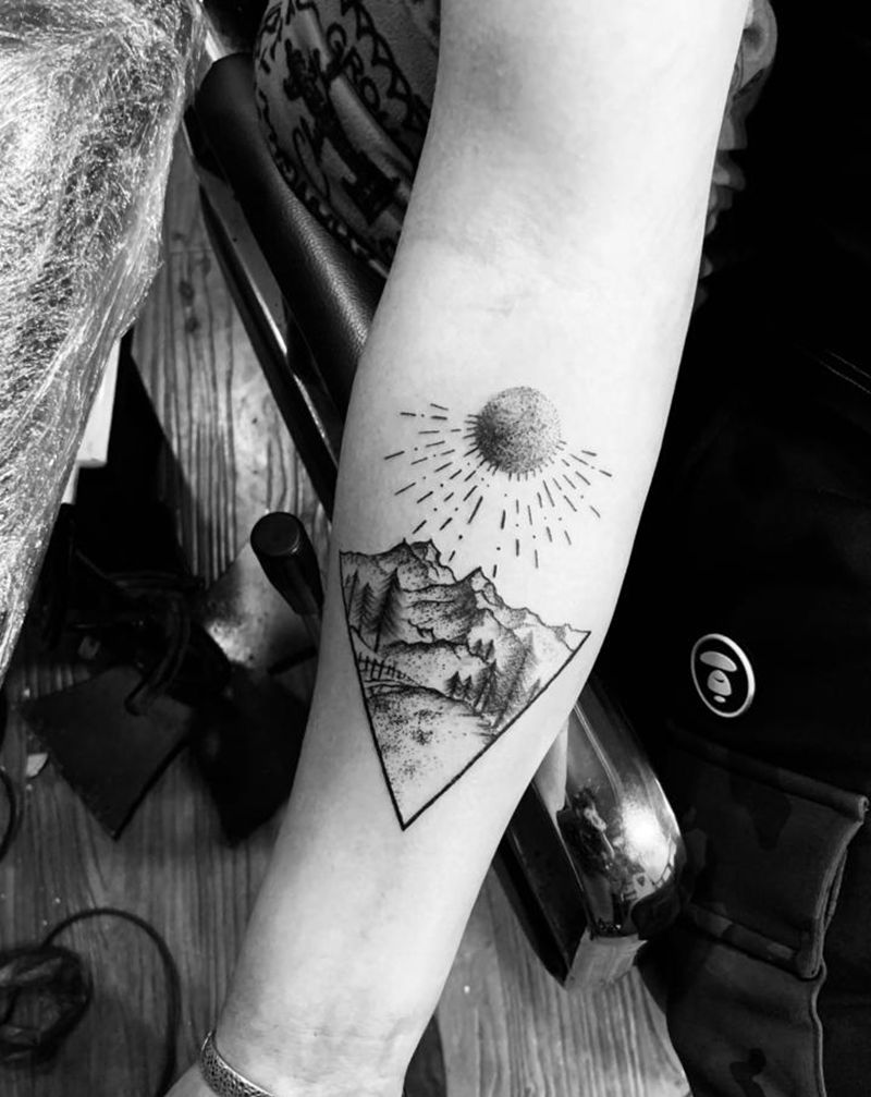 几几何纹身图片_手部纹身图案