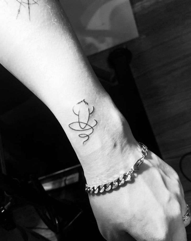 小图纹身图片_手部纹身图案