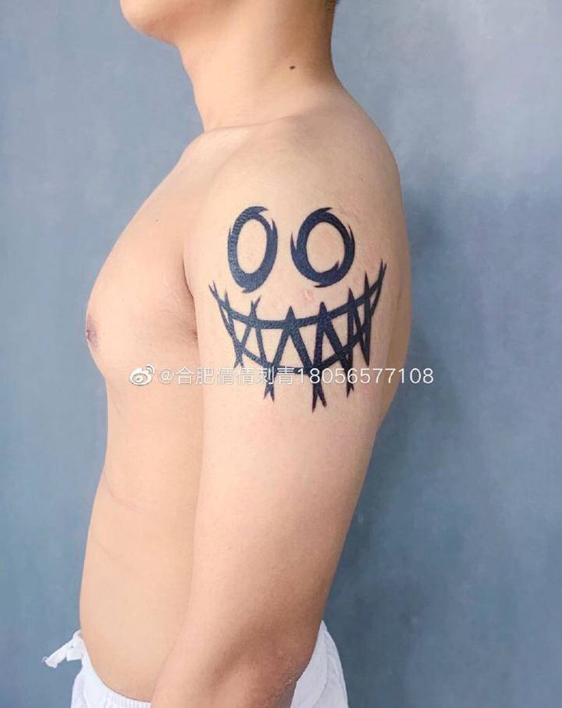 笑纹身图片_手臂新传统Old School纹身图案