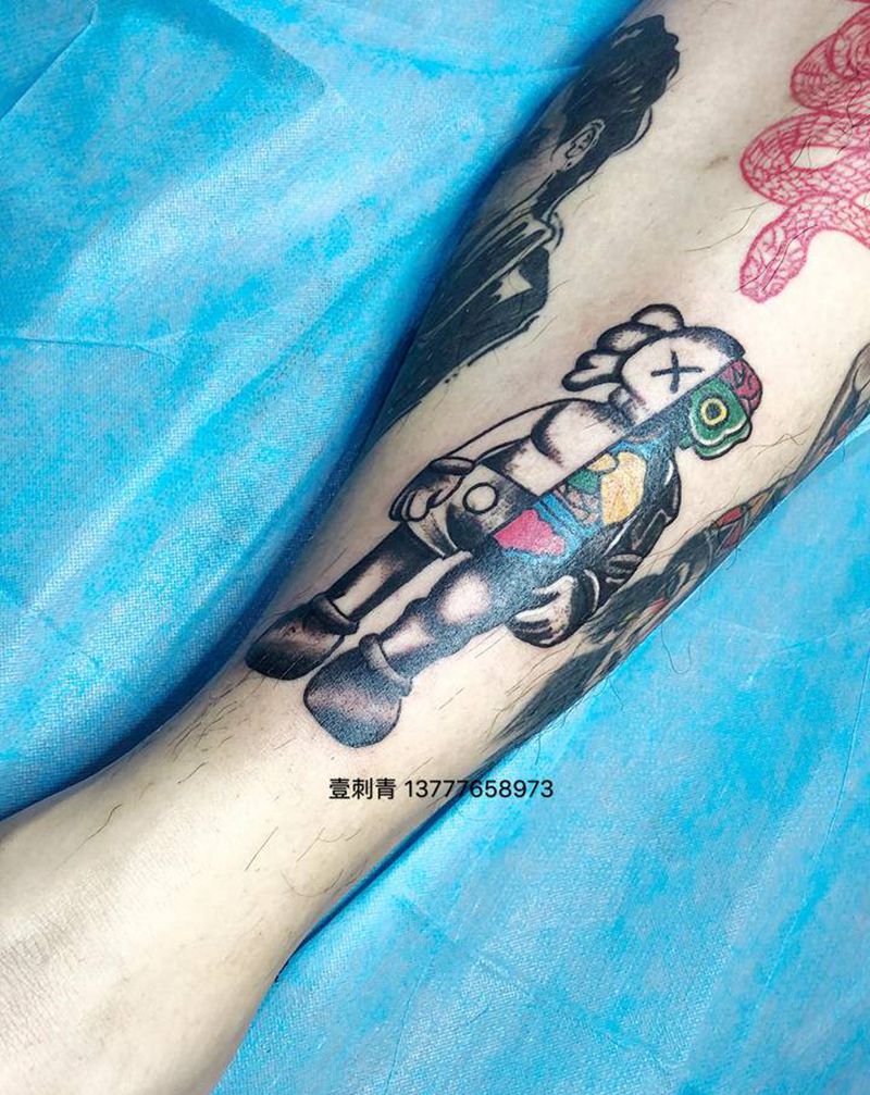 潮牌纹身图片_腿部纹身图案