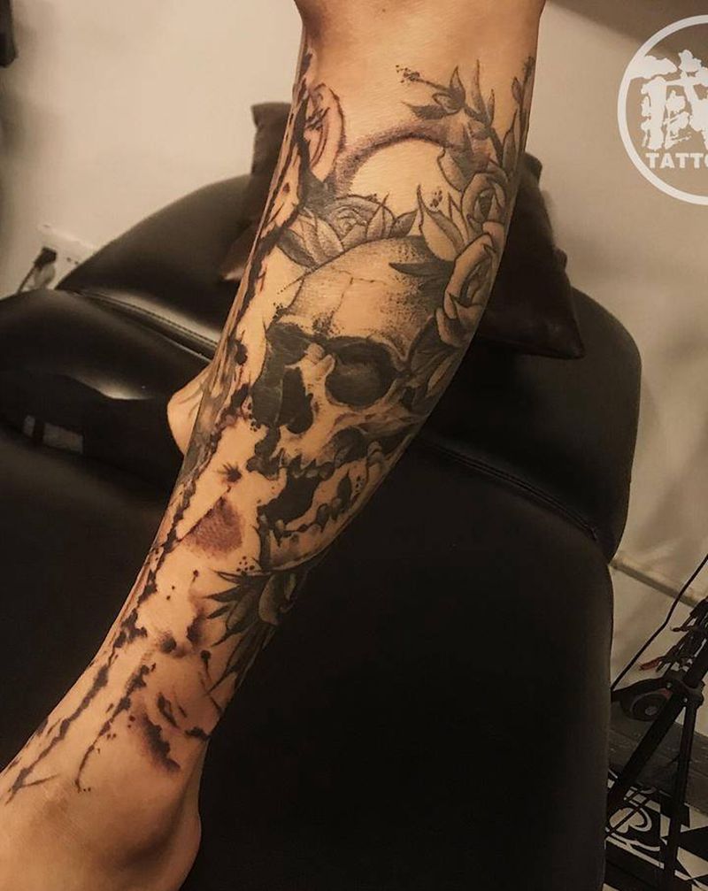 骷髅包小腿纹身图片_腿部欧美写实水墨纹身图案