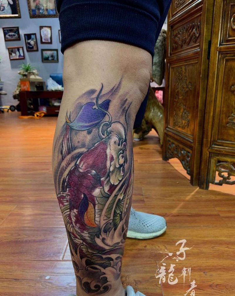 鲤鱼鸿运当头l纹身图片_腿部新传统纹身图案