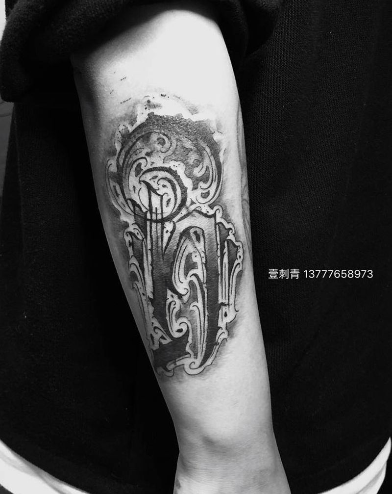 花体字纹身图片_手臂纹身图案