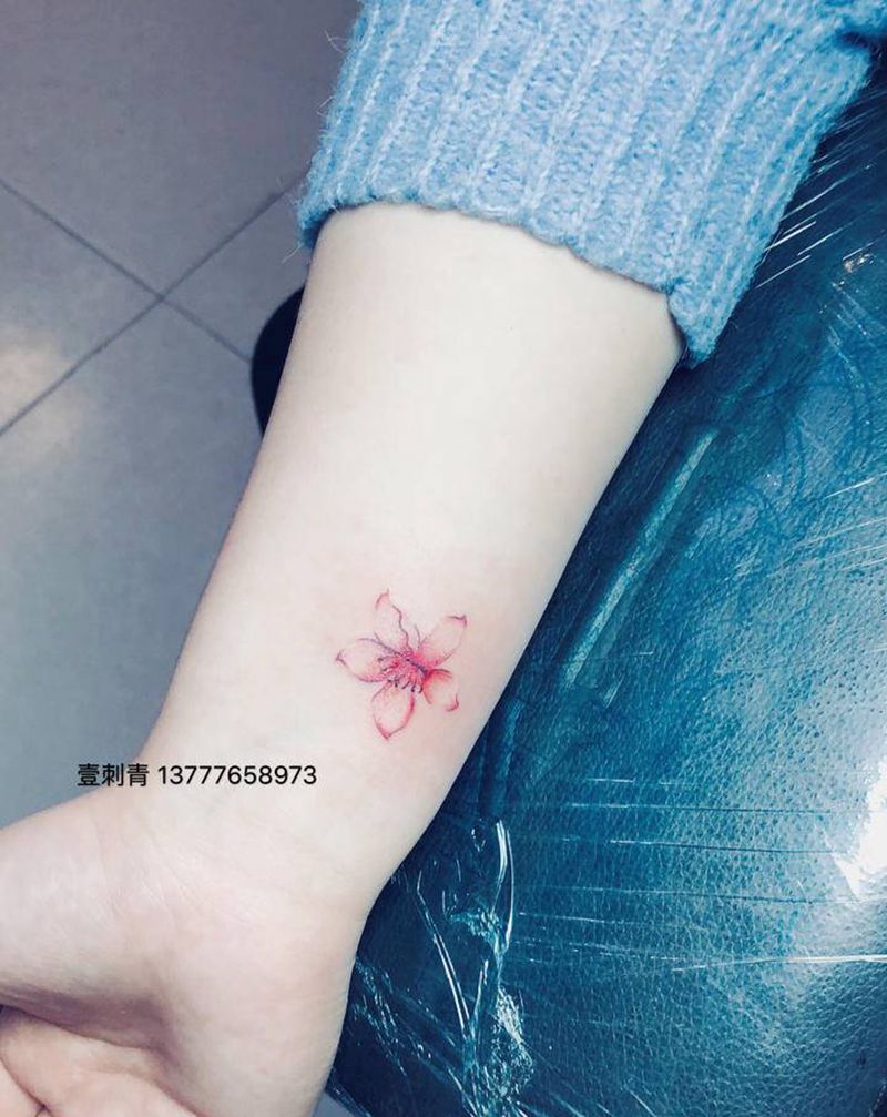 梅花纹身图片_手臂纹身图案