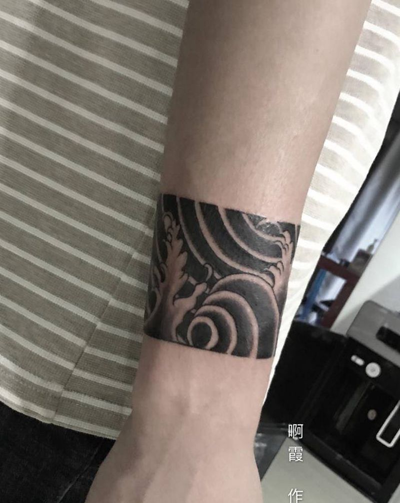 臂环纹身图片_手臂纹身图案