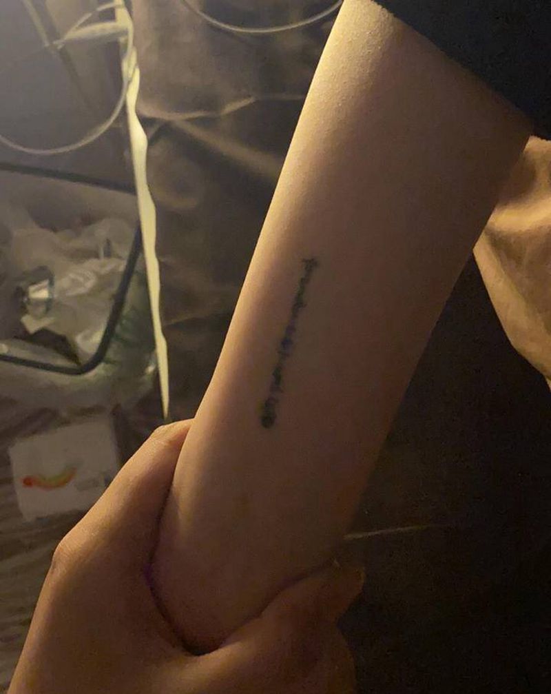 独角兽遮盖老纹身纹身图片_手臂手部水彩纹身图案