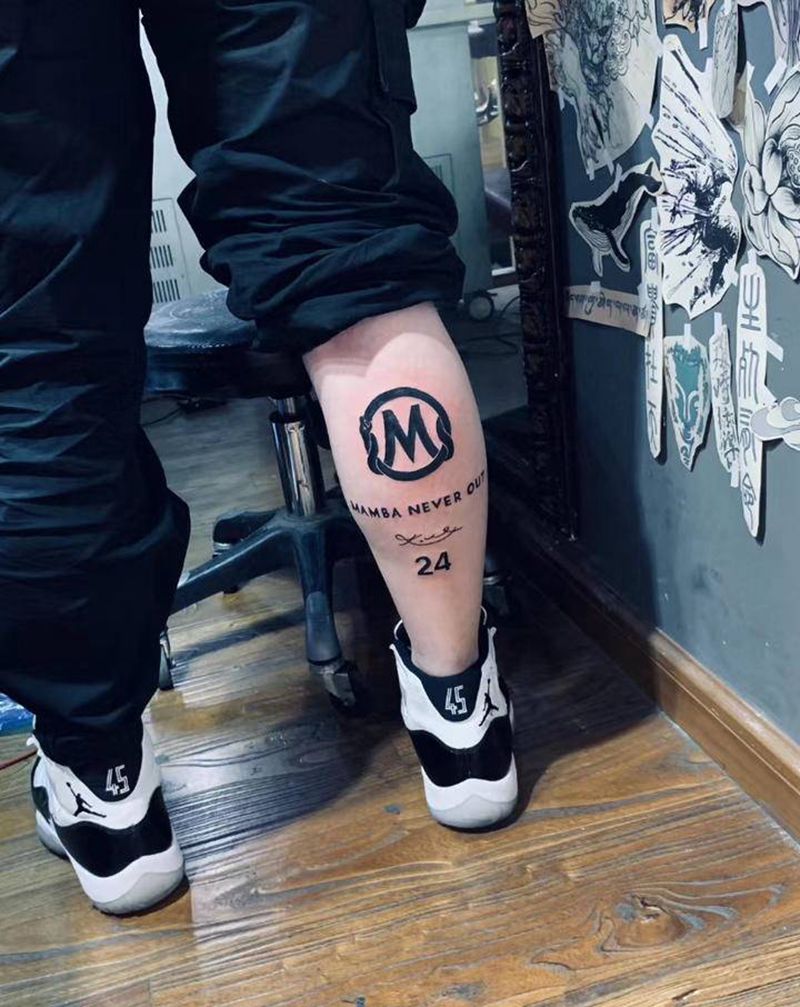 纪念科比纹身图片_腿部纹身图案