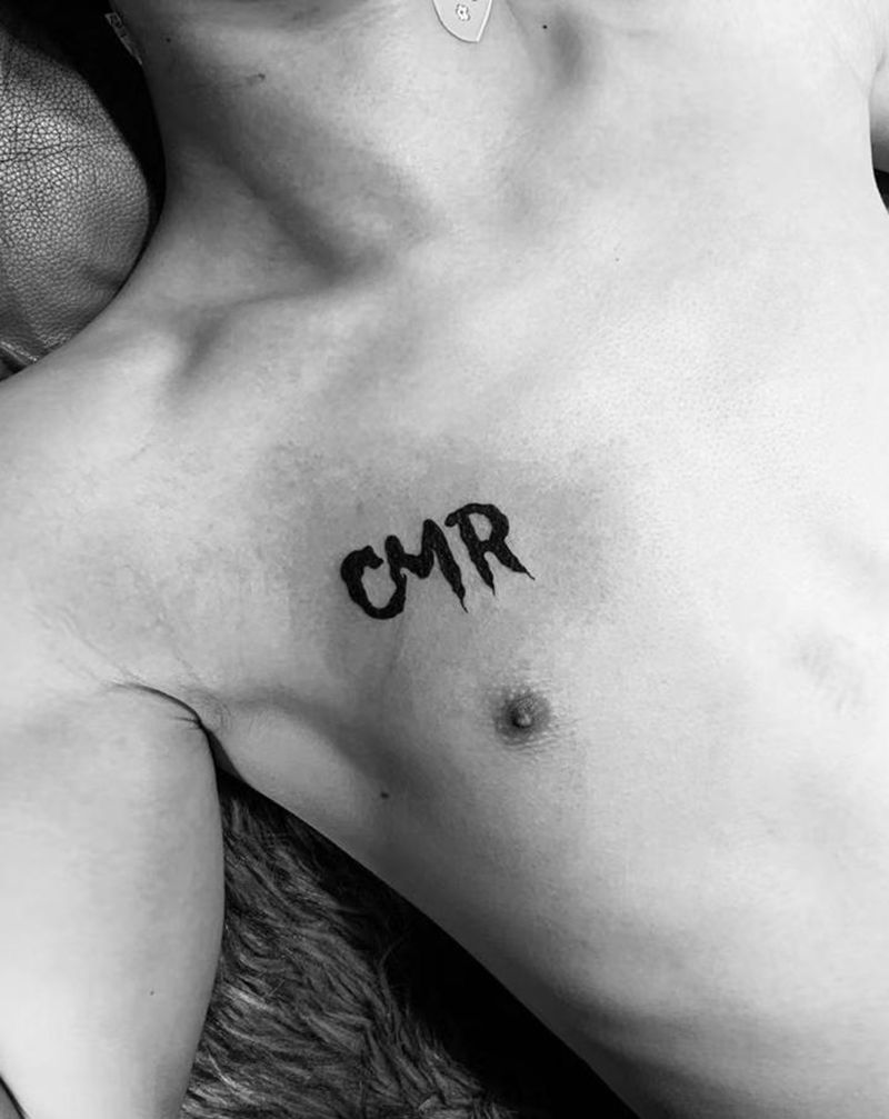 小图纹身图片_胸部纹身图案