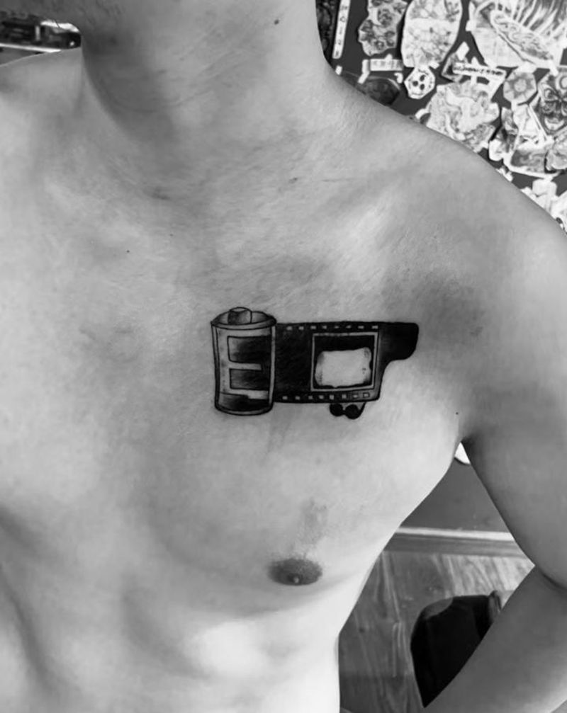 覆盖纹身图片_胸部纹身图案