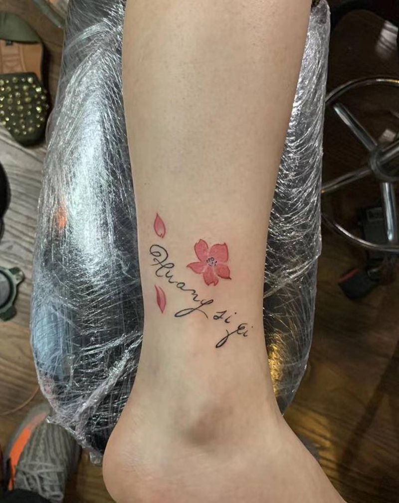 小花花纹身图片_脚部纹身图案