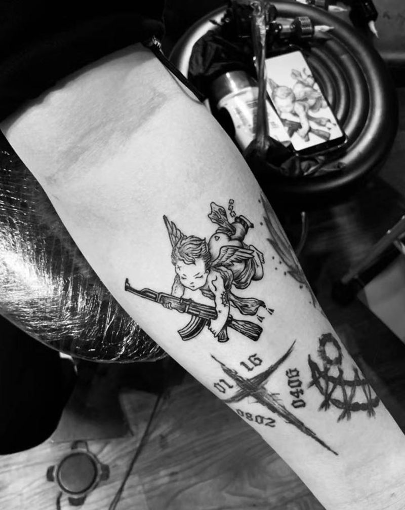 小天使纹身图片_手部纹身图案