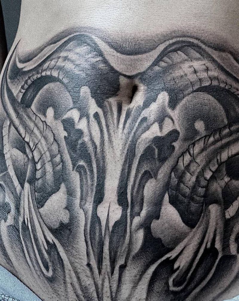 羊头纹身图片_腹部欧美写实纹身图案