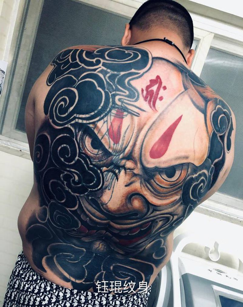 模仿老师满背遮盖纹身图片_背部纹身图案