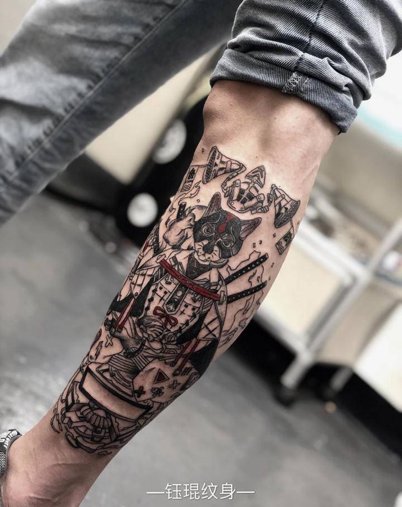 小腿一只很飒的猫纹身图片_腿部纹身图案