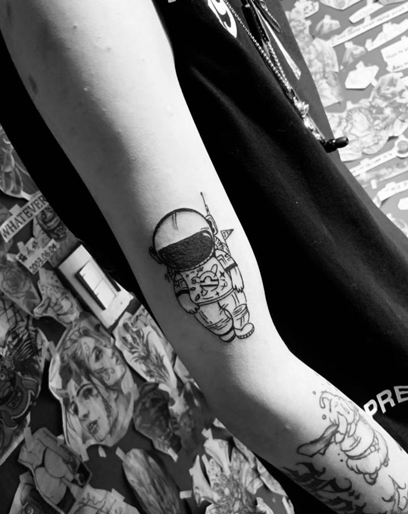 宇航员纹身图片_手部纹身图案