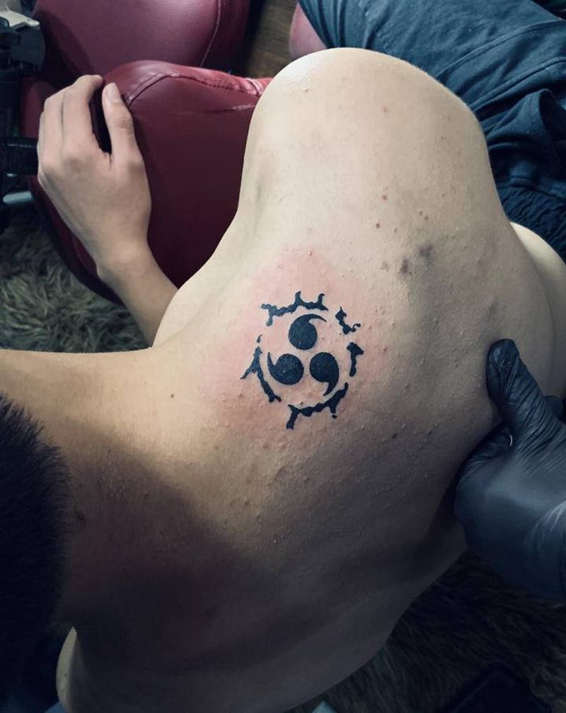 咒印纹身图片_肩部纹身图案