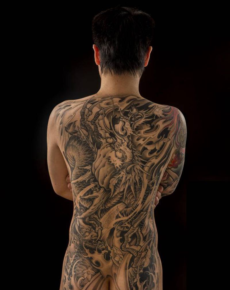 满背龙作品纹身图片_背部纹身图案