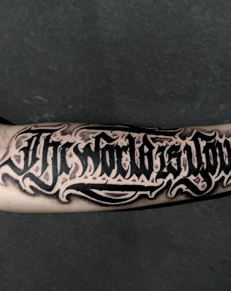 花体字纹身图片_手臂花体字纹身图案