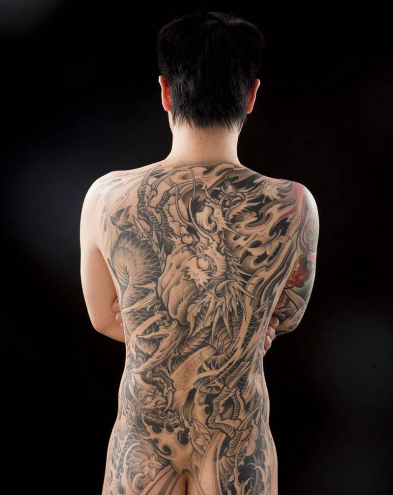 满背龙作品纹身图片_背部纹身图案