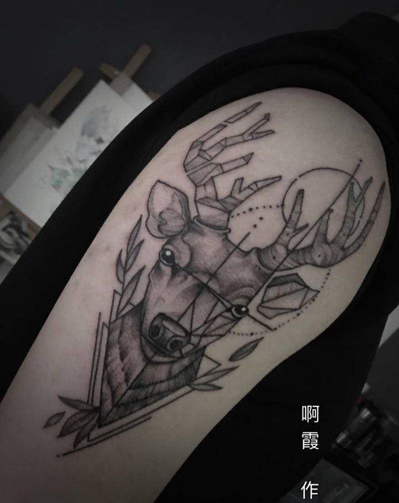 鹿纹身图片_手臂纹身图案