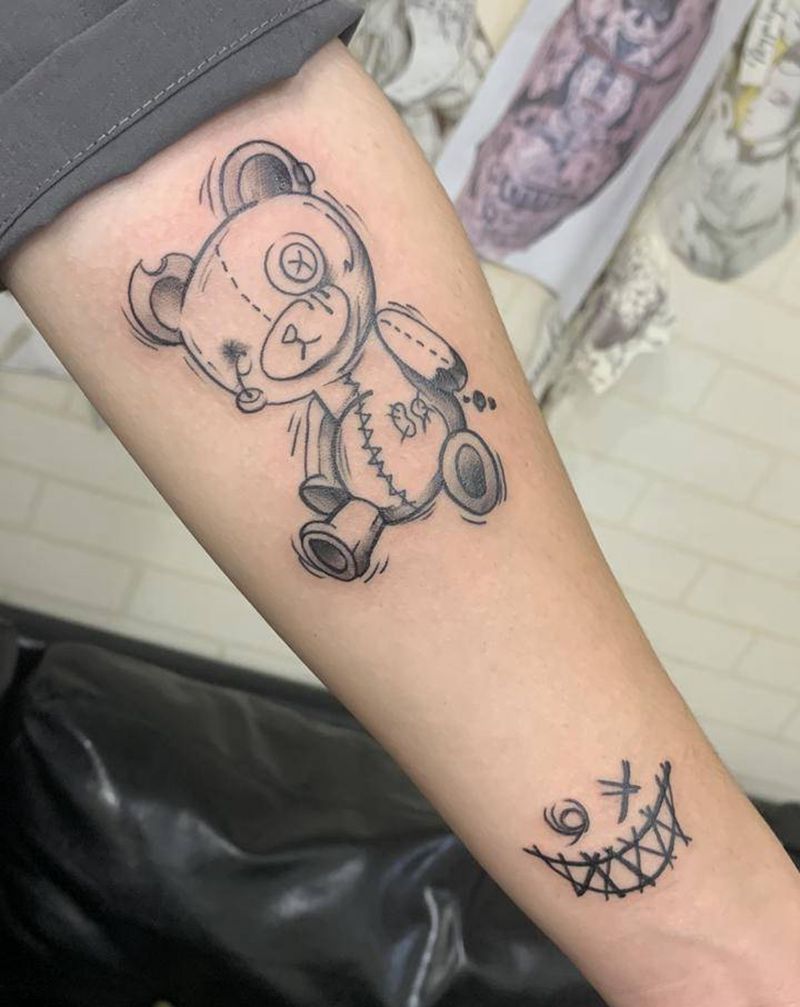 小臂小熊纹身图片_手臂纹身图案