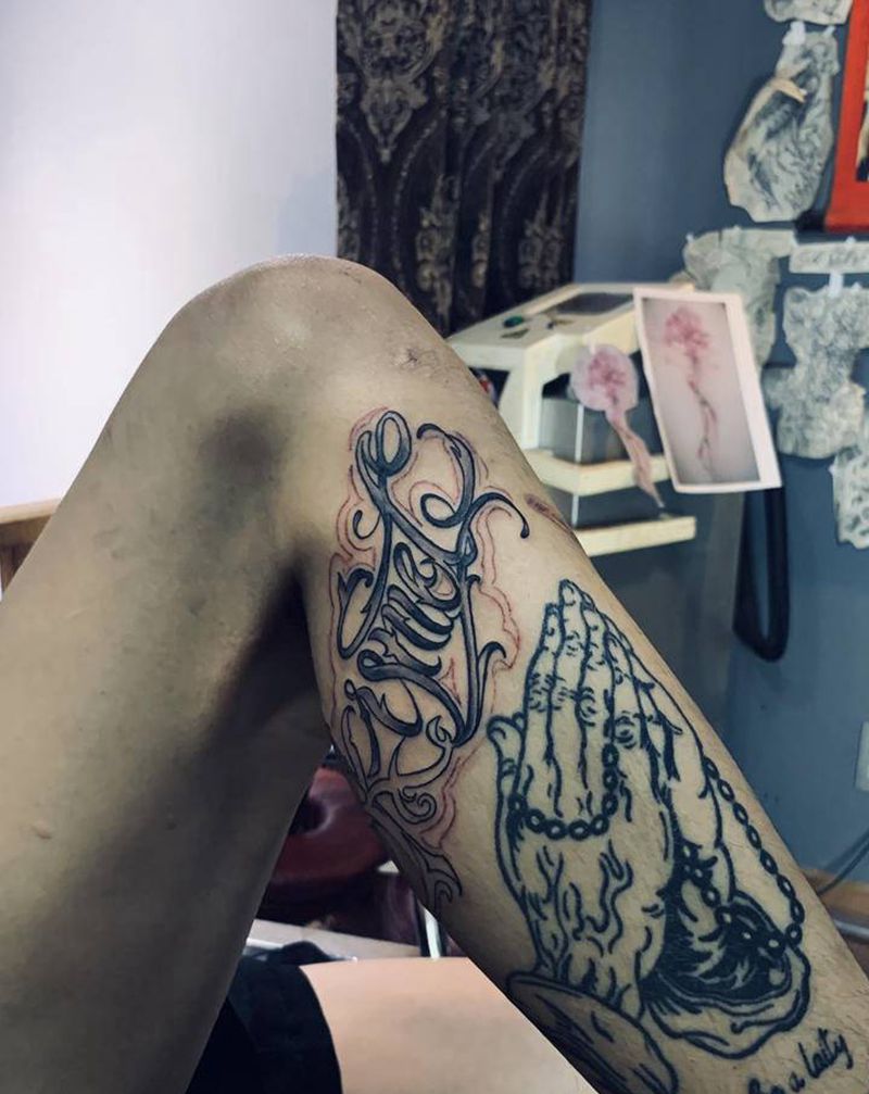 花体未完成纹身图片_腿部纹身图案