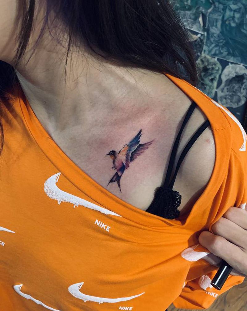 小麻雀纹身图片_肩部纹身图案