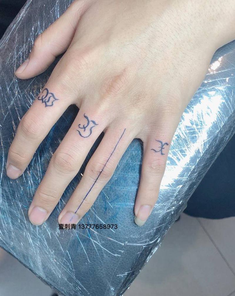 手指小图纹身图片_手部纹身图案