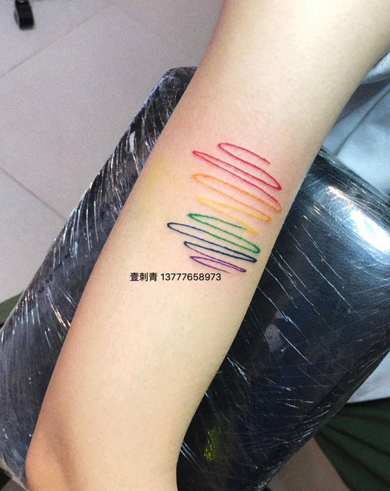 不一样的彩虹纹身图片_手臂纹身图案