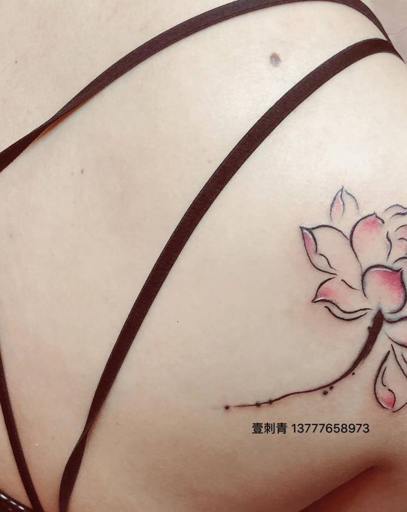 后背荷花纹身图片_背部纹身图案