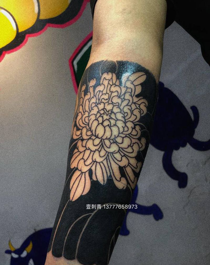 镂空纹身图片_手臂纹身图案