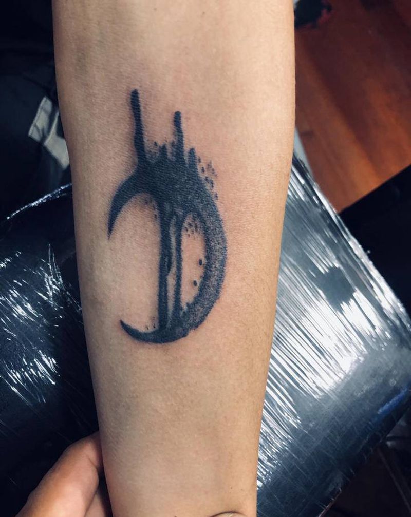 月亮纹身图片_手臂纹身图案