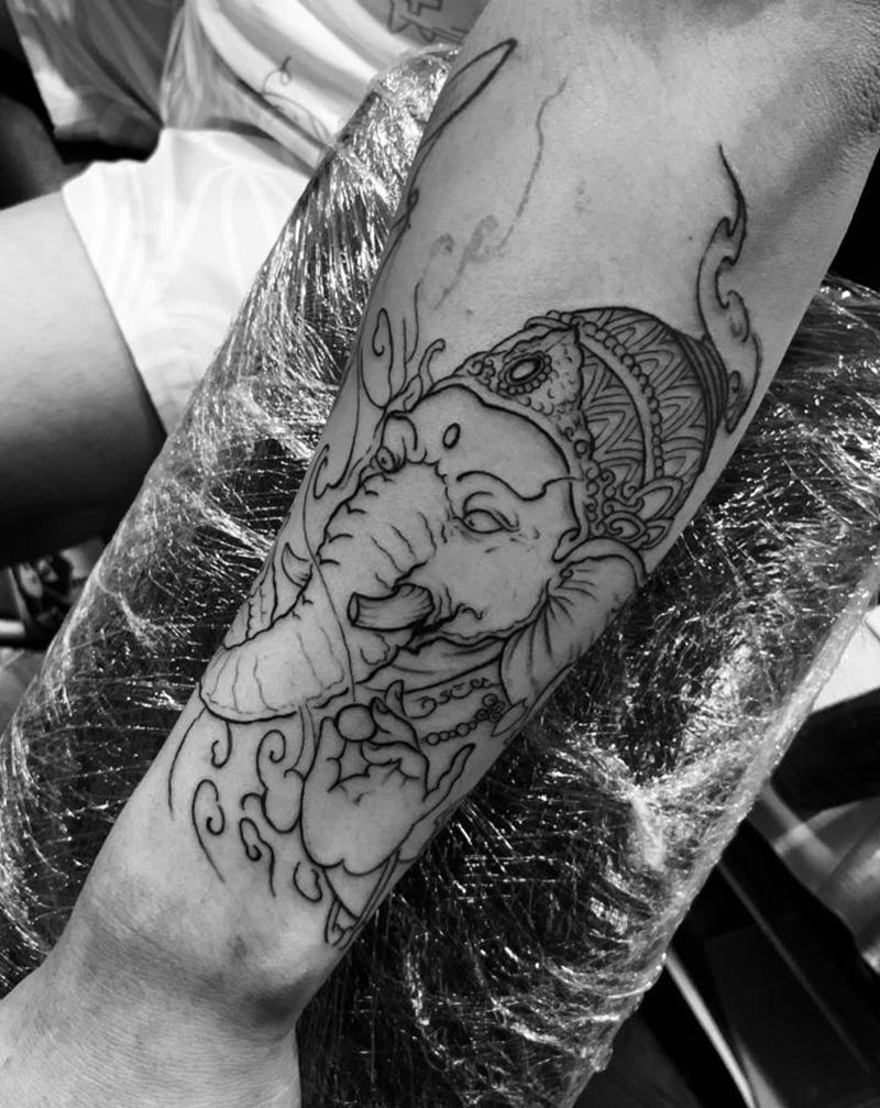 割线纹身图片_手臂纹身图案