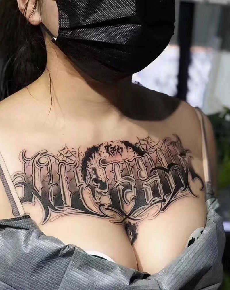 花胸纹身图片_胸部纹身图案