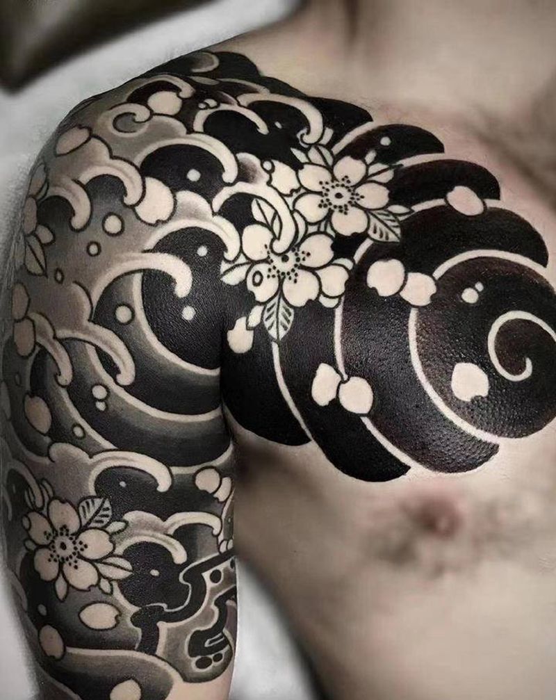 半甲纹身图片_胸部纹身图案