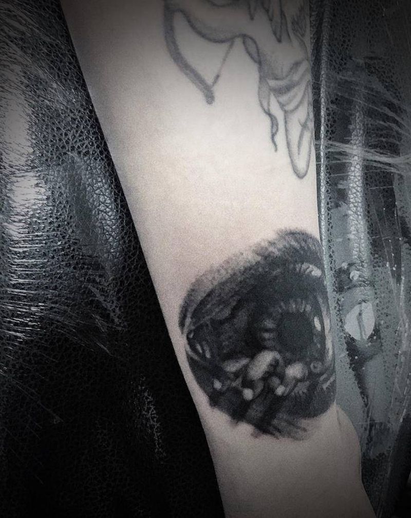 遮盖记—眼睛纹身图片_手部欧美写实点刺眼睛眼球纹身图案