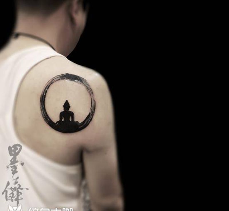 肩胛tattoo纹身图片_肩部纹身图案