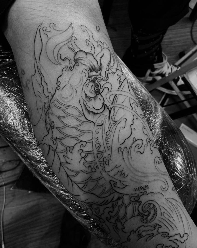 小腿鲫鱼纹身图片_腿部纹身图案