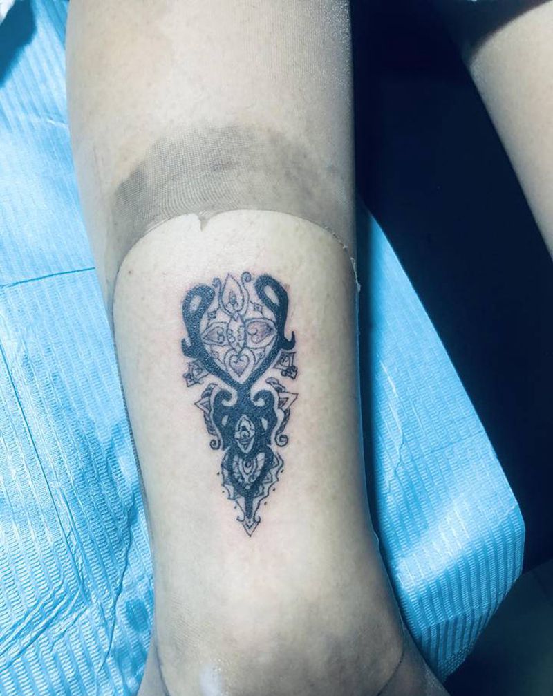 图腾纹身图片_腿部纹身图案