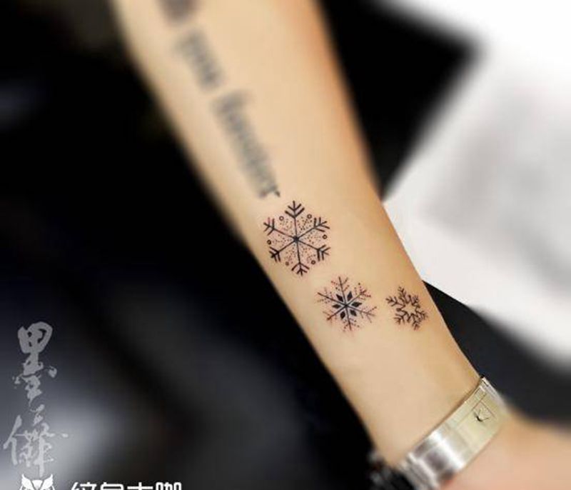 雪花❄️tattoo纹身图片_手臂纹身图案