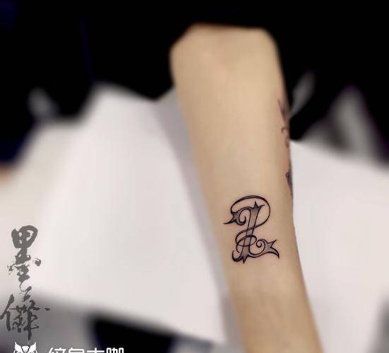 疤痕覆盖tattoo纹身图片_手臂手部纹身图案