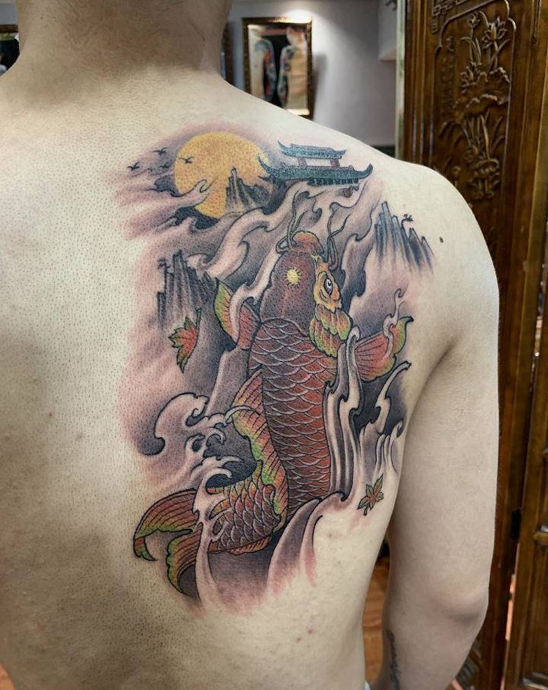 鲤鱼越龙门纹身图片_背部新传统纹身图案
