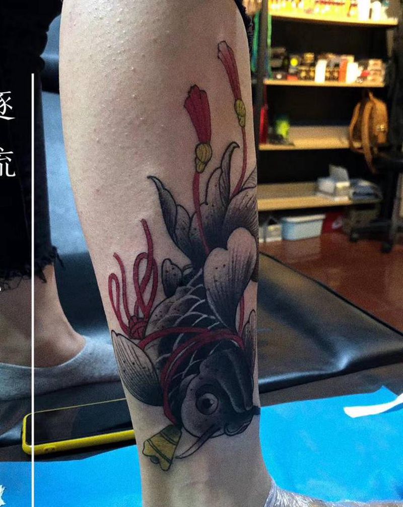 遮盖纹身图片_腿部新传统纹身图案