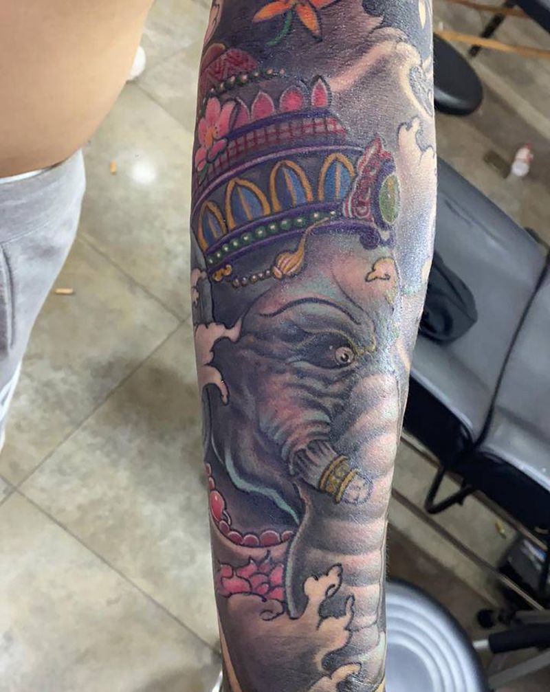 象神纹身图片_手部纹身图案