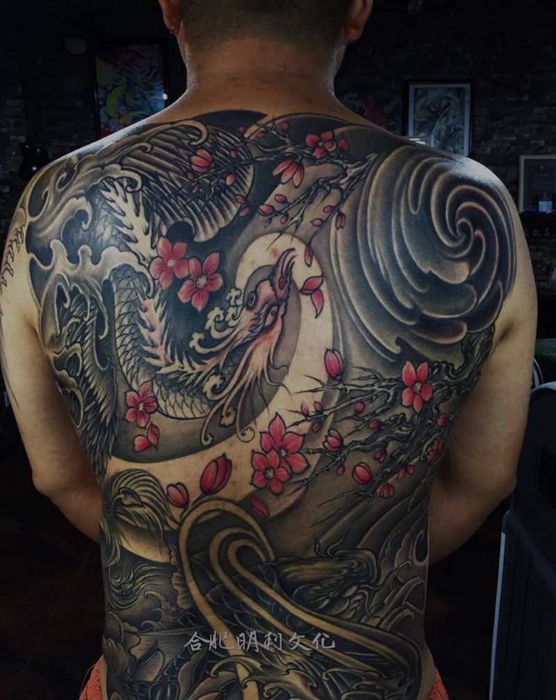 凤凰鱼纹身图片_背部新传统老传统纹身图案